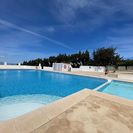 Adosado En Urbanizacion Con Piscina Y Magnificas Vistas A Appartement
