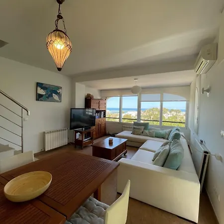 Appartement Adosado En Urbanizacion Con Piscina Y Magnificas Vistas A