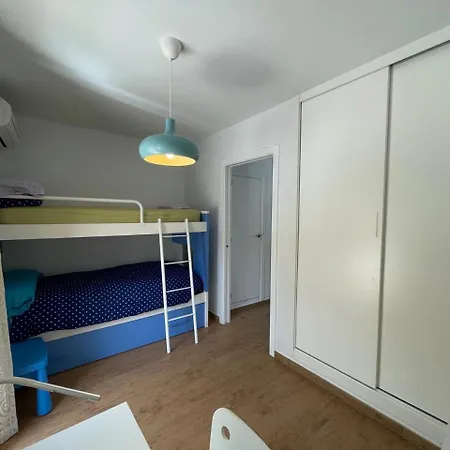 Adosado En Urbanizacion Con Piscina Y Magnificas Vistas A Appartement