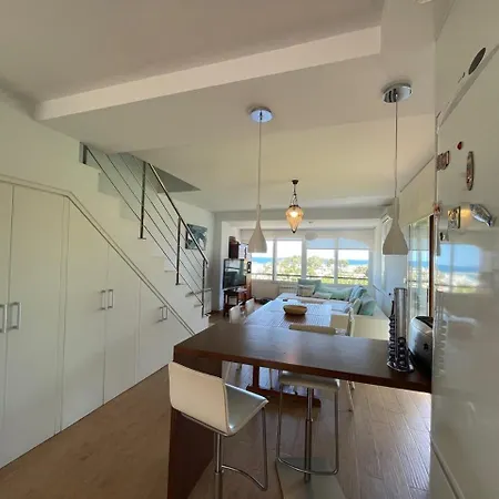 Appartement Adosado En Urbanizacion Con Piscina Y Magnificas Vistas A *
