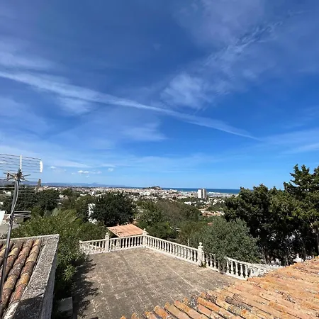 Adosado En Urbanizacion Con Piscina Y Magnificas Vistas A Appartement