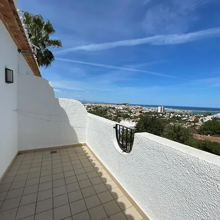 Appartement Adosado En Urbanizacion Con Piscina Y Magnificas Vistas A *