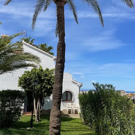 Appartement Adosado En Urbanizacion Con Piscina Y Magnificas Vistas A Dénia