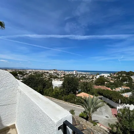 Adosado En Urbanizacion Con Piscina Y Magnificas Vistas A * دينايا